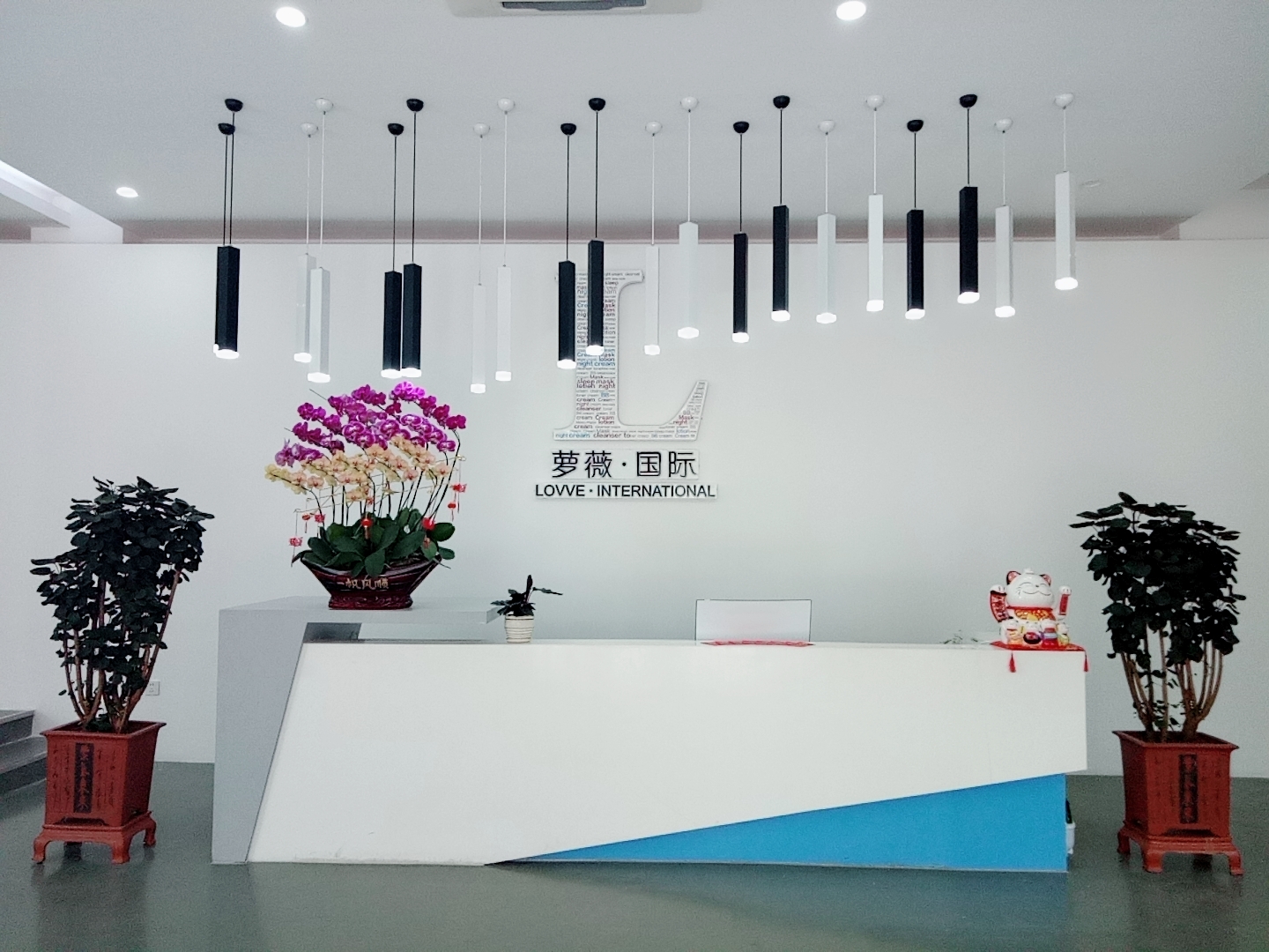 蘿薇化妝品代加工：一站式服務(wù)，省心又省力